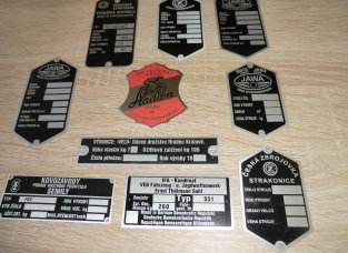 Prodám štítky na motocykly jawa,,pio,stadion,čz,betka,velorex,mz,simson,atd. cena 99.-kč